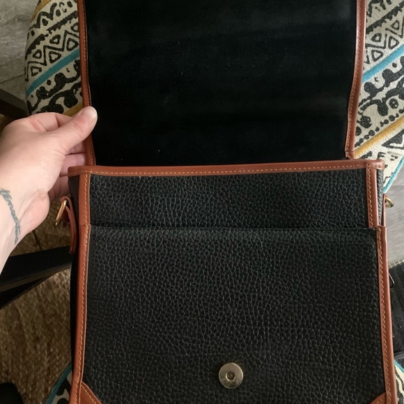 Dooney & Bourke Black and Brown Leather purse - Picture 4 of 5